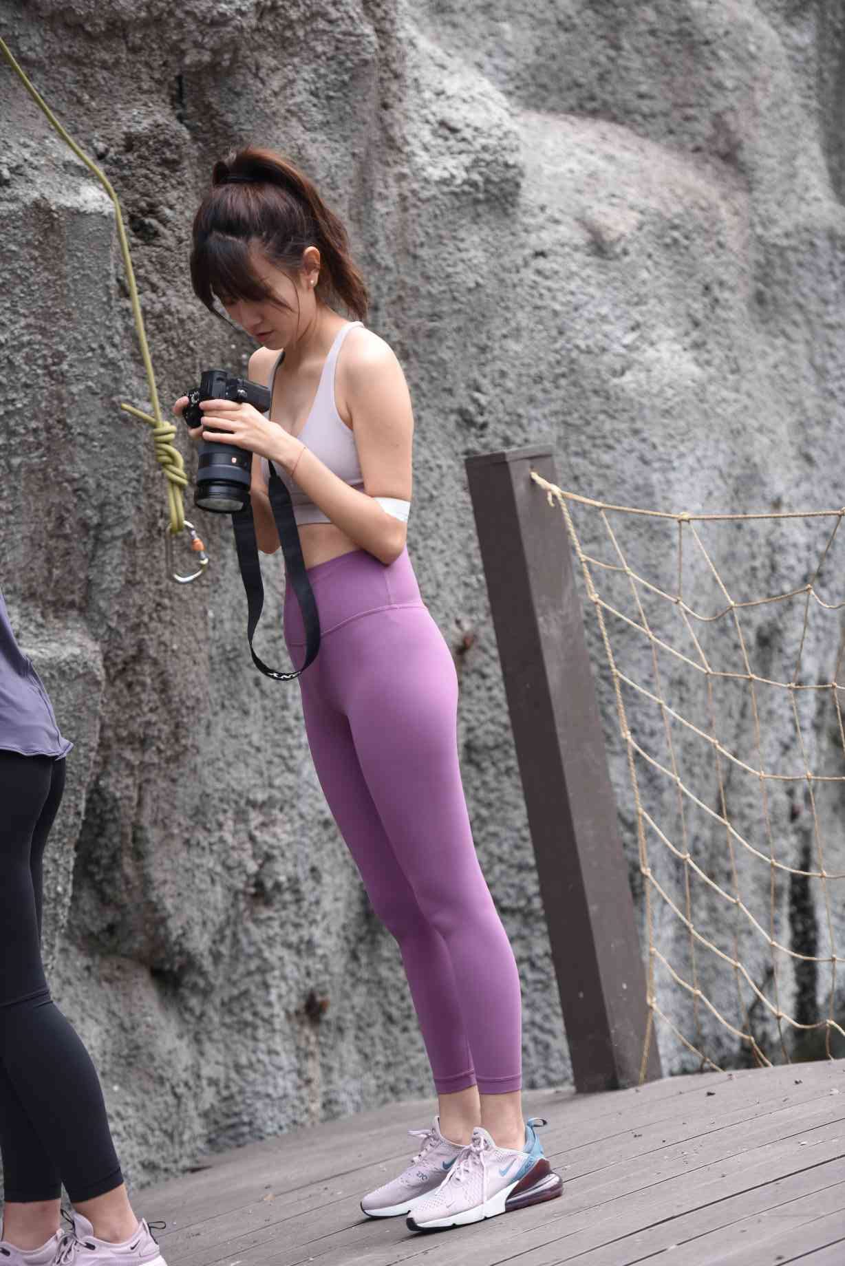 图片[1]-香芋色瑜伽裤高马尾女孩【111P】04039-q图库摄影套图图片大全