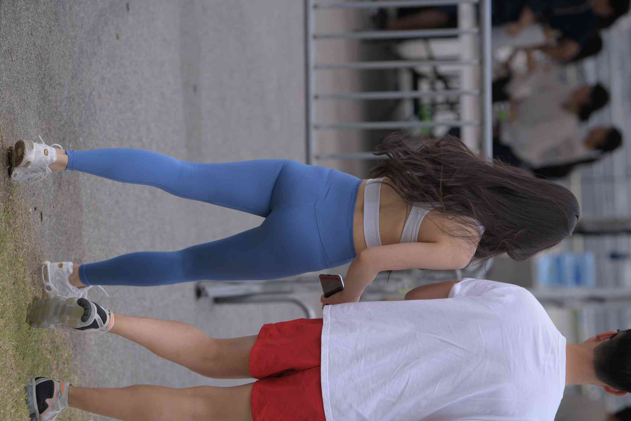 图片[3]-陪男朋友逛街的瑜伽裤女孩【74P】04034-q图库摄影套图图片大全