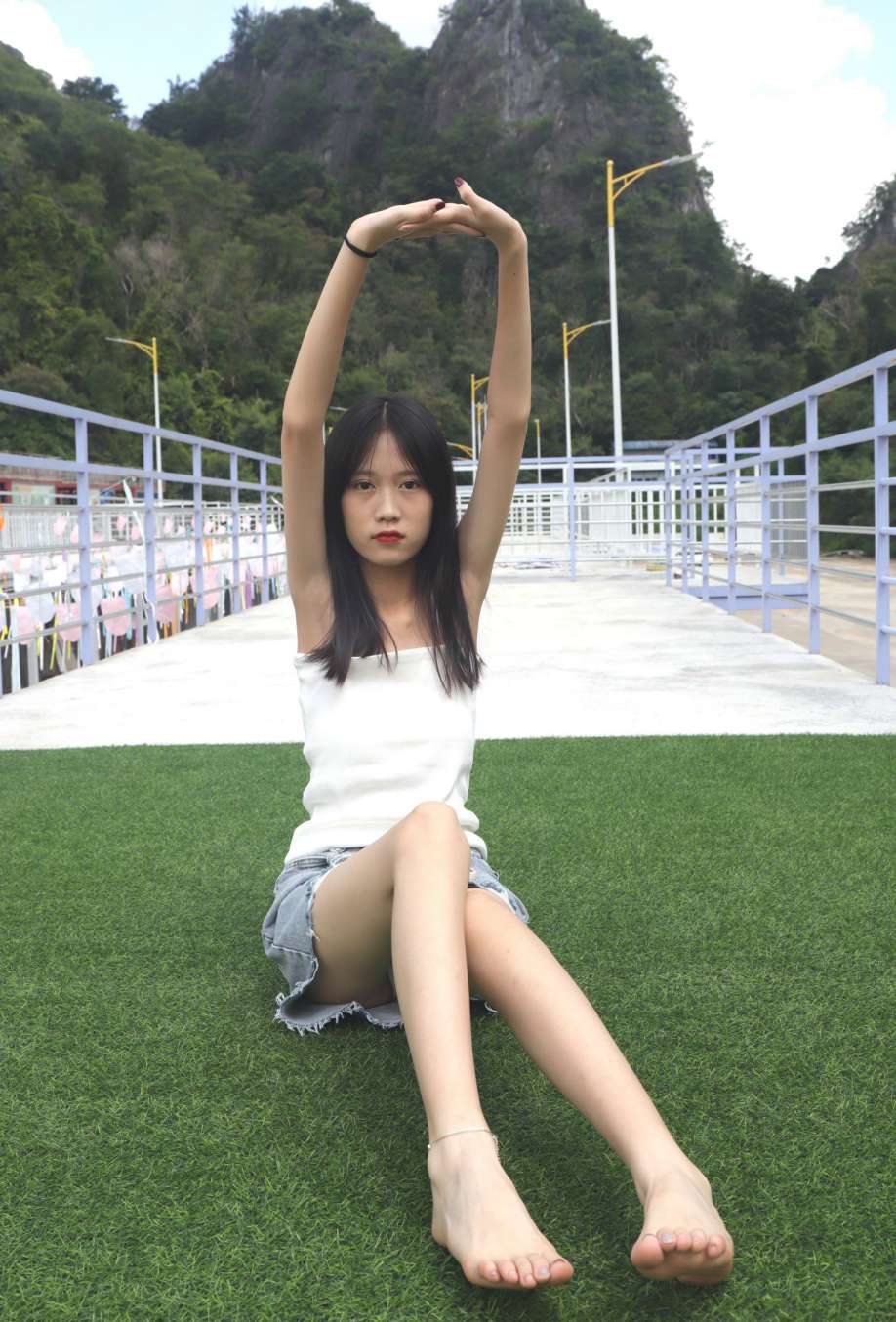 坐在草地上的长发女孩【172P】20012-q图库摄影套图图片大全