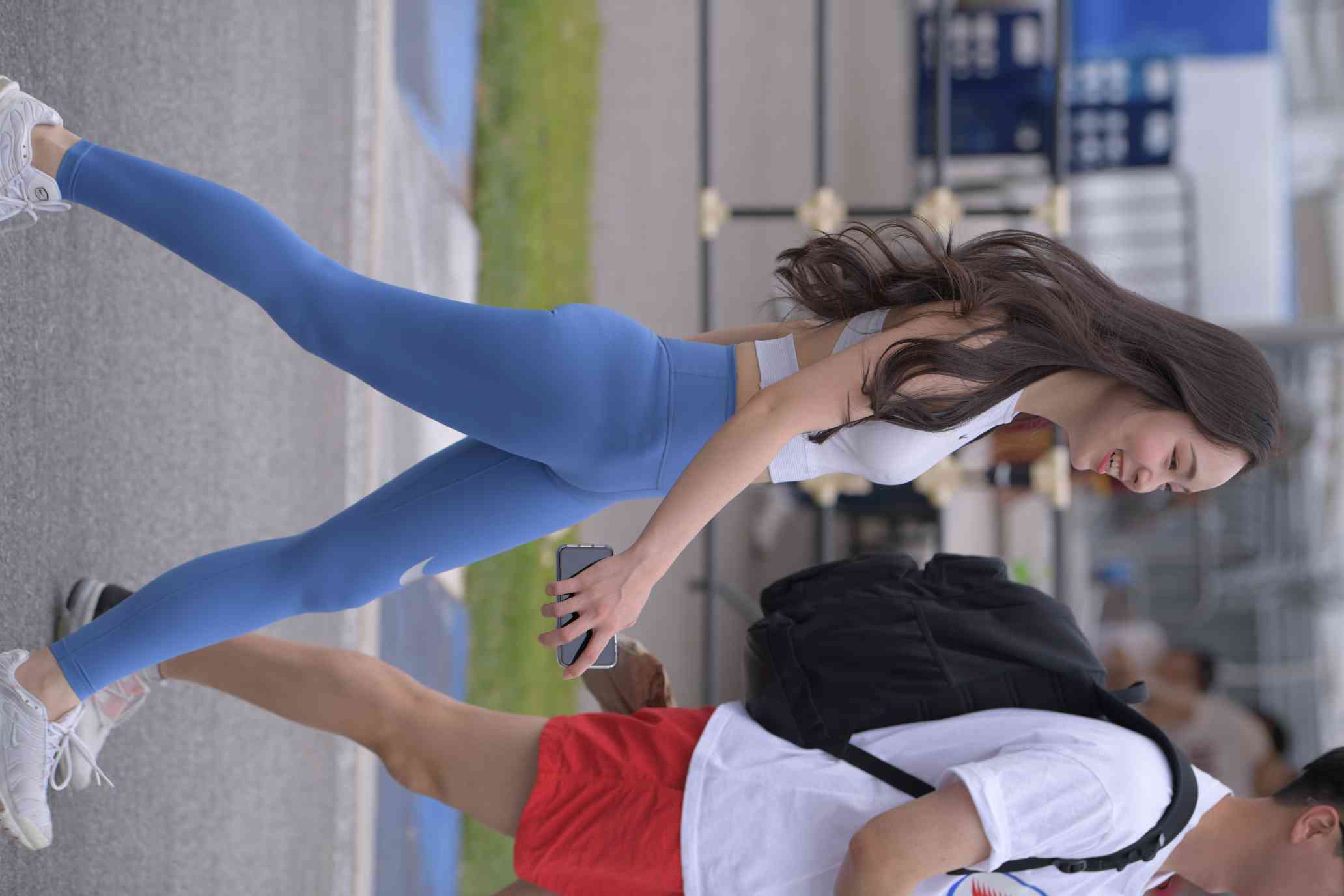 图片[4]-陪男朋友逛街的瑜伽裤女孩【74P】04034-q图库摄影套图图片大全