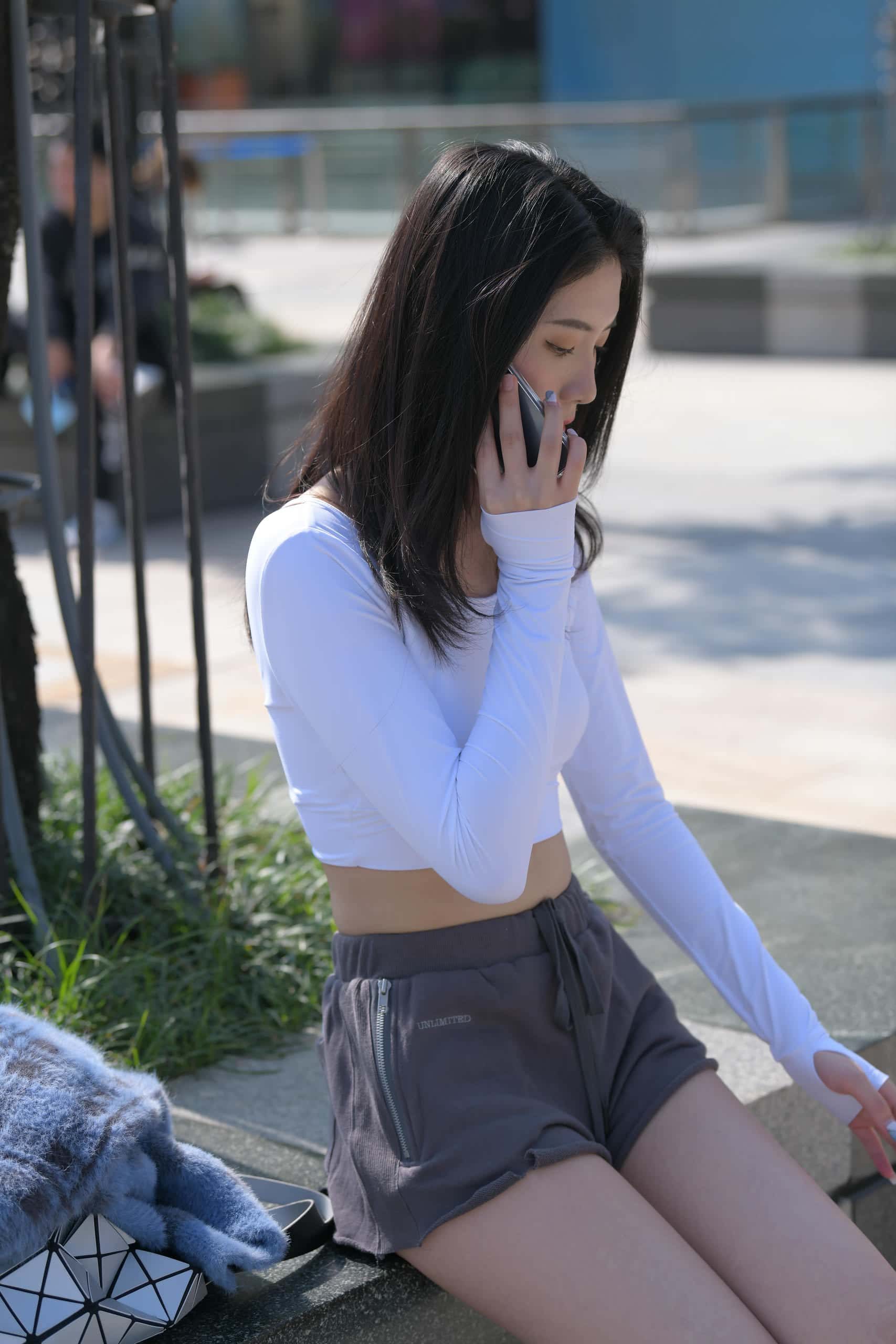 公园散步的灰色热裤妹子【620P】JP4112-q图库摄影套图图片大全