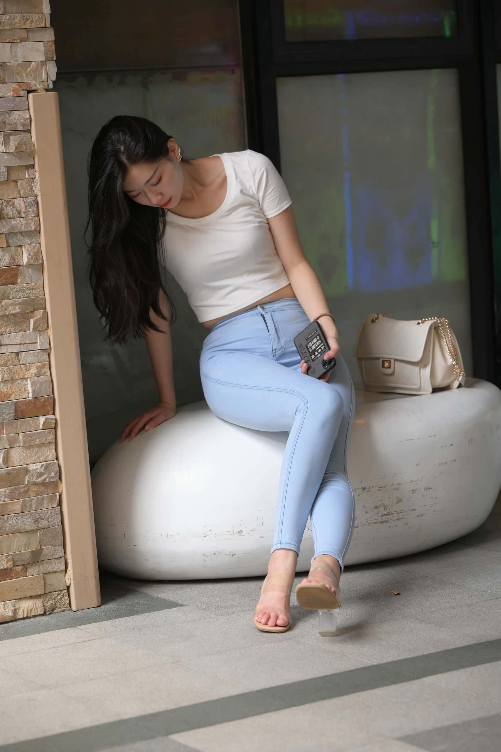 正在逛街的紧身牛仔裤女孩【1112P】J5110-q图库摄影套图图片大全