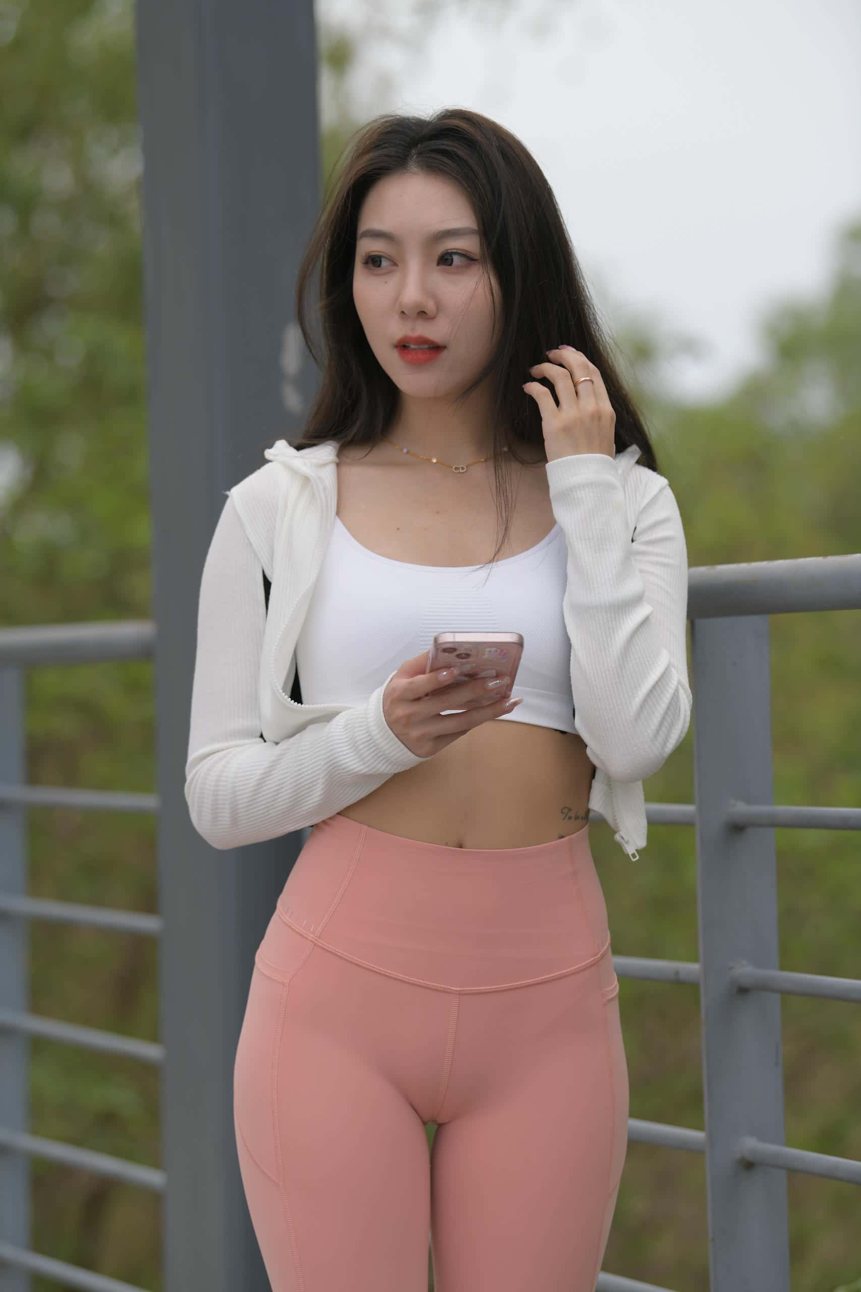 粉色瑜伽裤长发女孩【673P】J3373-q图库摄影套图图片大全