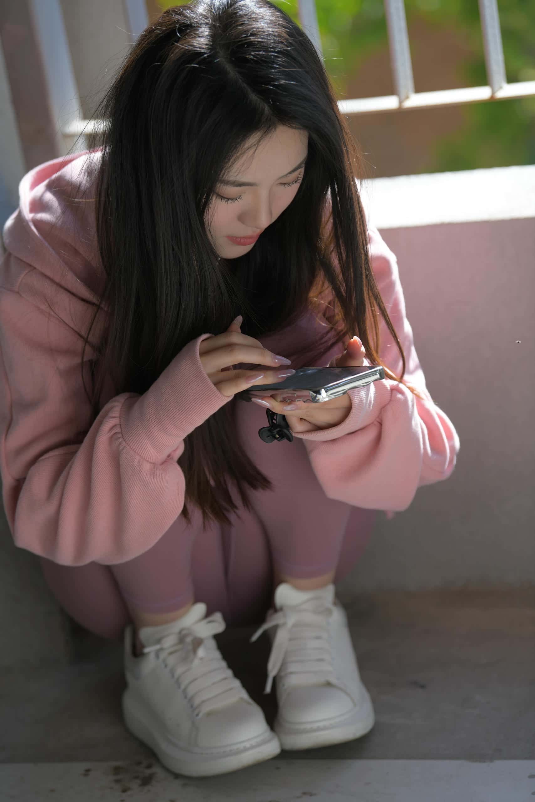 在外面拍照的粉色系女孩【653P】J6238-q图库摄影套图图片大全