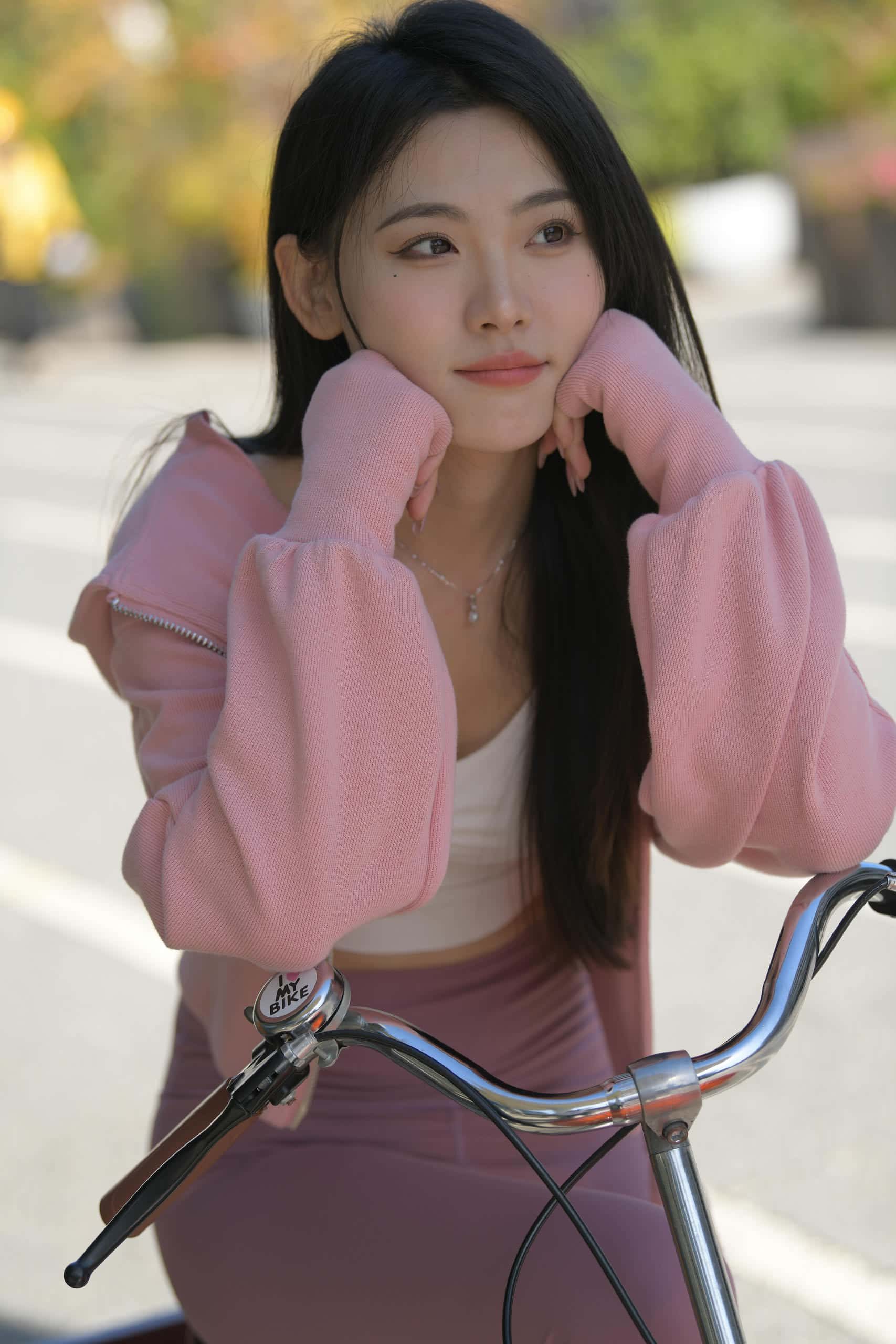 在外面拍照的粉色系女孩【653P】J6238-q图库摄影套图图片大全