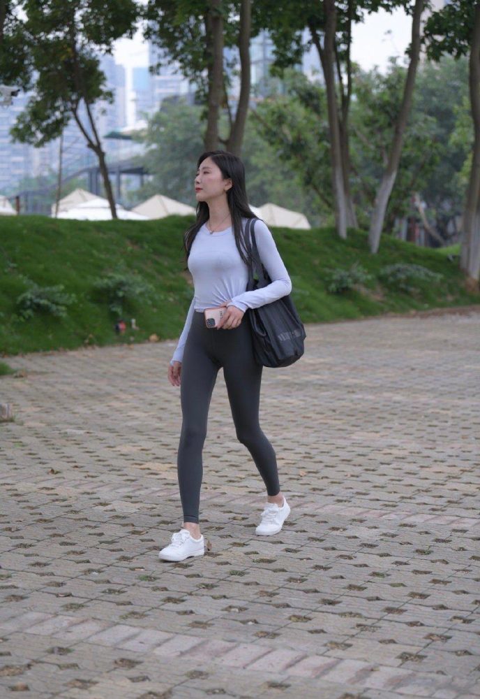 图片[2]-荡秋千的瑜伽裤女孩J2135 588P1V-20.8GB-q图库摄影套图图片大全