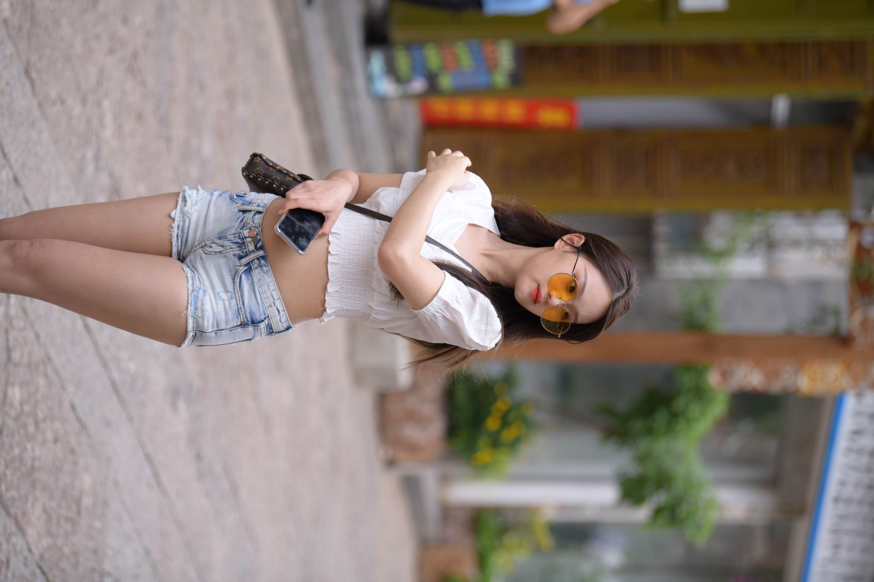 戴太阳镜的牛仔短裤紧身牛仔MM【167P】00021-q图库摄影套图图片大全