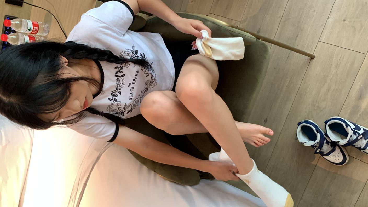 图片[2]-调皮的白袜女孩【149P】20017-q图库摄影套图图片大全