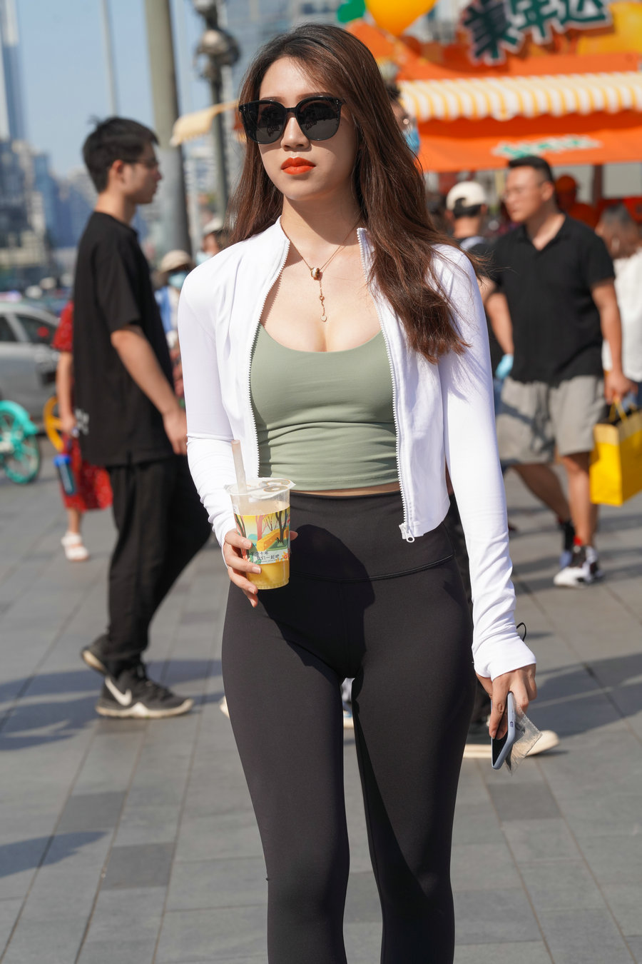 戴墨镜逛街的瑜伽裤女孩 J2859 368P6V-22.8GB-q图库摄影套图图片大全