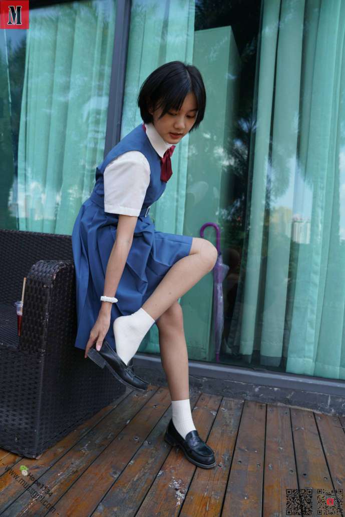 图片[3]-一副学生模样的短发姑娘【112P】20023-q图库摄影套图图片大全