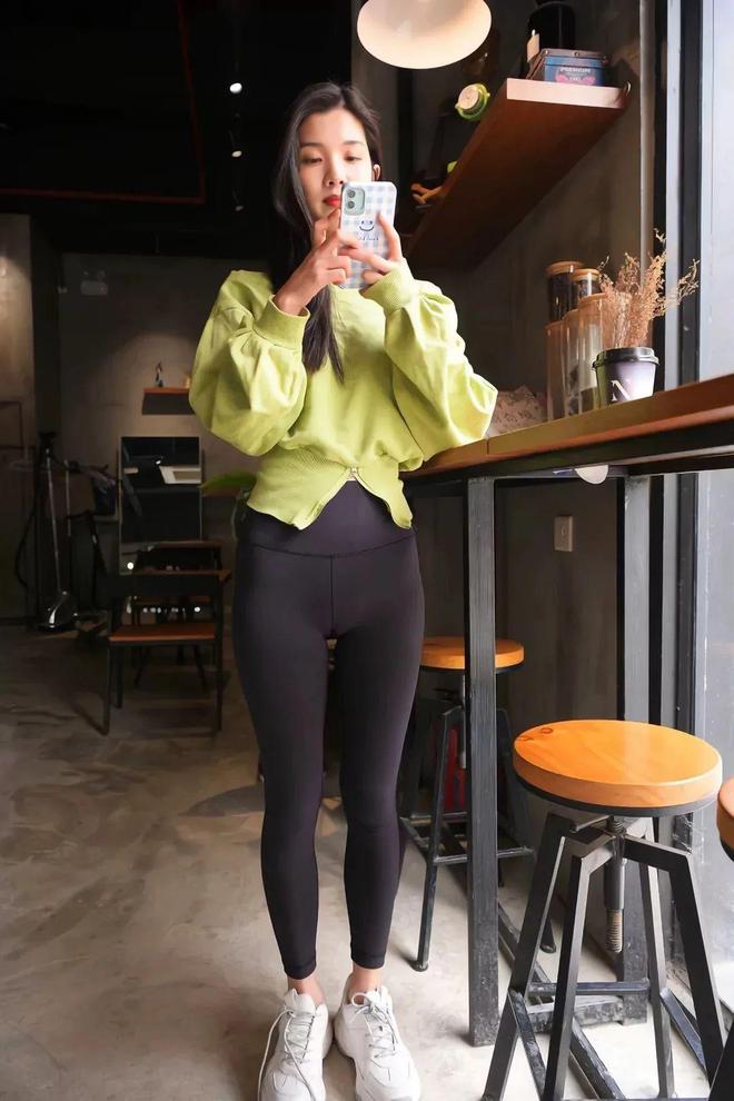 图片[5]-绿色瑜伽裤女孩很开心 J1519 1094P1V-27.6GB-q图库摄影套图图片大全