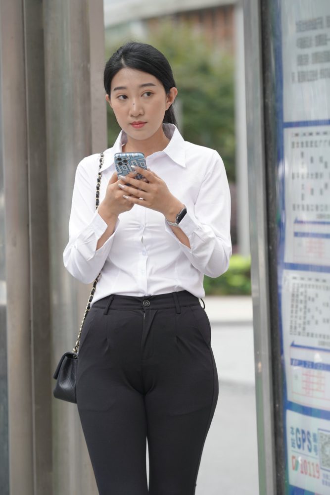 图片[3]-等公交的制服女人J2130 976P2V-29.5GB-q图库摄影套图图片大全