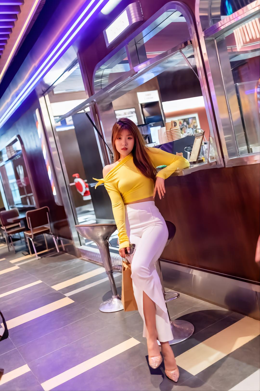 图片[2]-白色紧身牛仔喇叭裤女孩 J1568 428P2V-19.6GB-q图库摄影套图图片大全