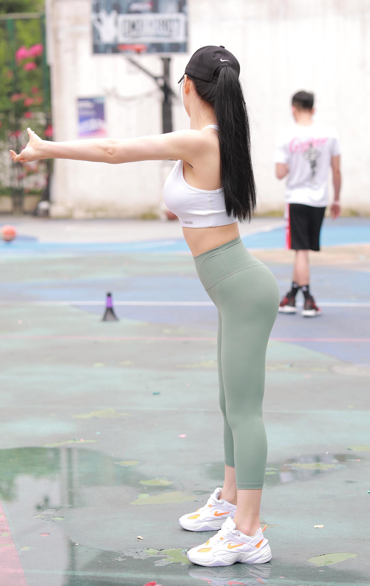 打扮很休闲的瑜伽裤女孩 J1600 415P3V-10.4GB-q图库摄影套图图片大全