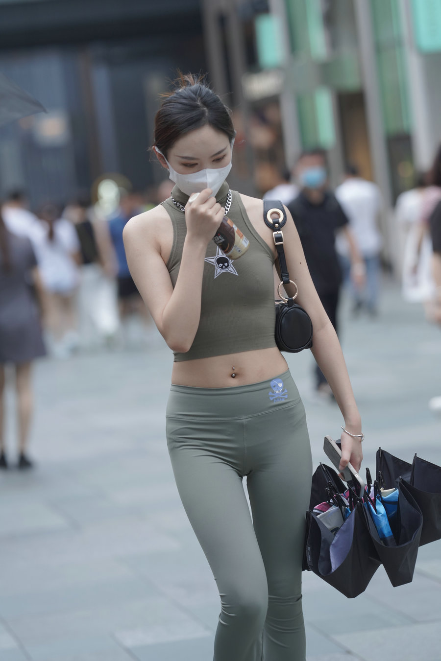 图片[1]-戴口罩的瑜伽裤小女人J3557 133P-1.43GB-q图库摄影套图图片大全