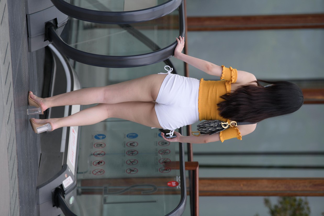 高腰白色短裤的漂亮女孩【767P】00065-q图库摄影套图图片大全