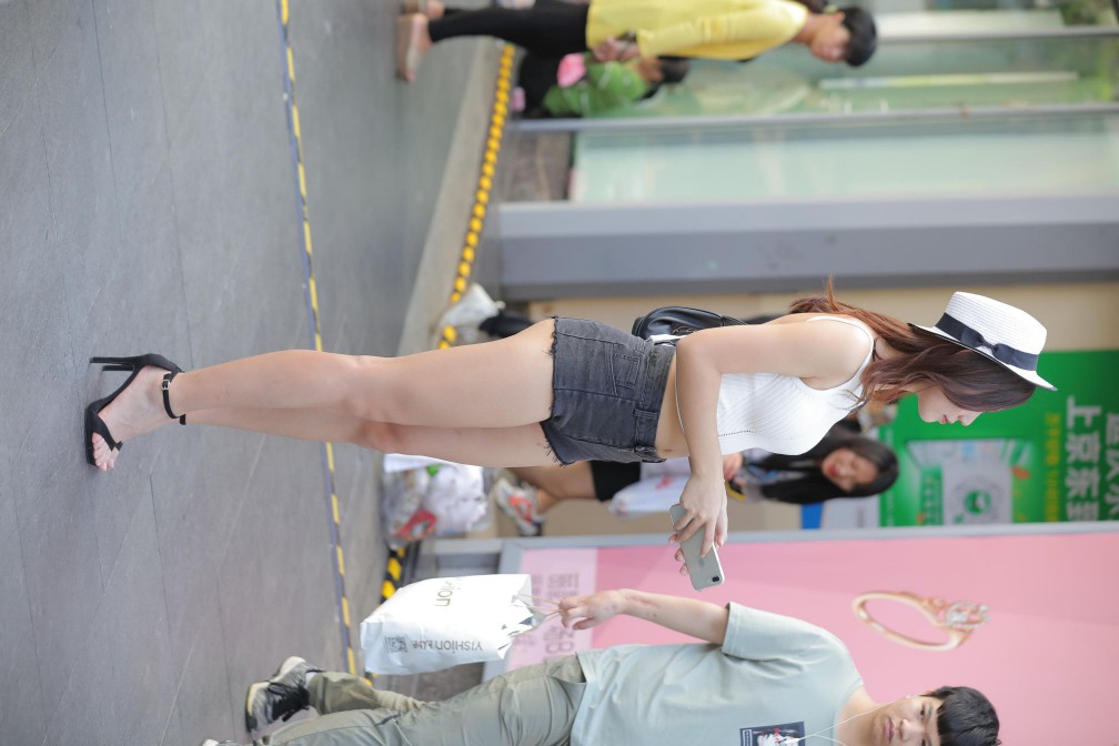 非常时尚阳光的牛仔热裤女孩【808P】00064-q图库摄影套图图片大全