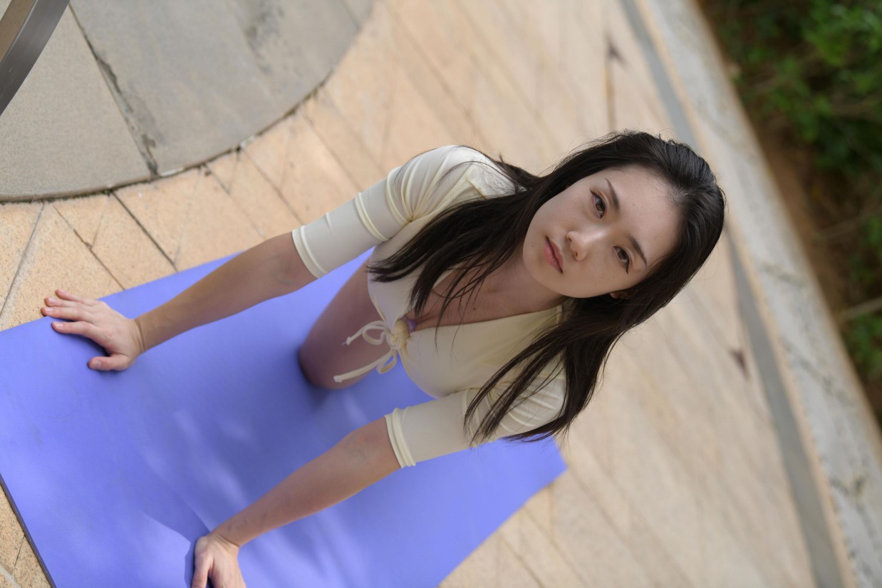 游泳池旁边的比基尼女生【327P】00042-q图库摄影套图图片大全