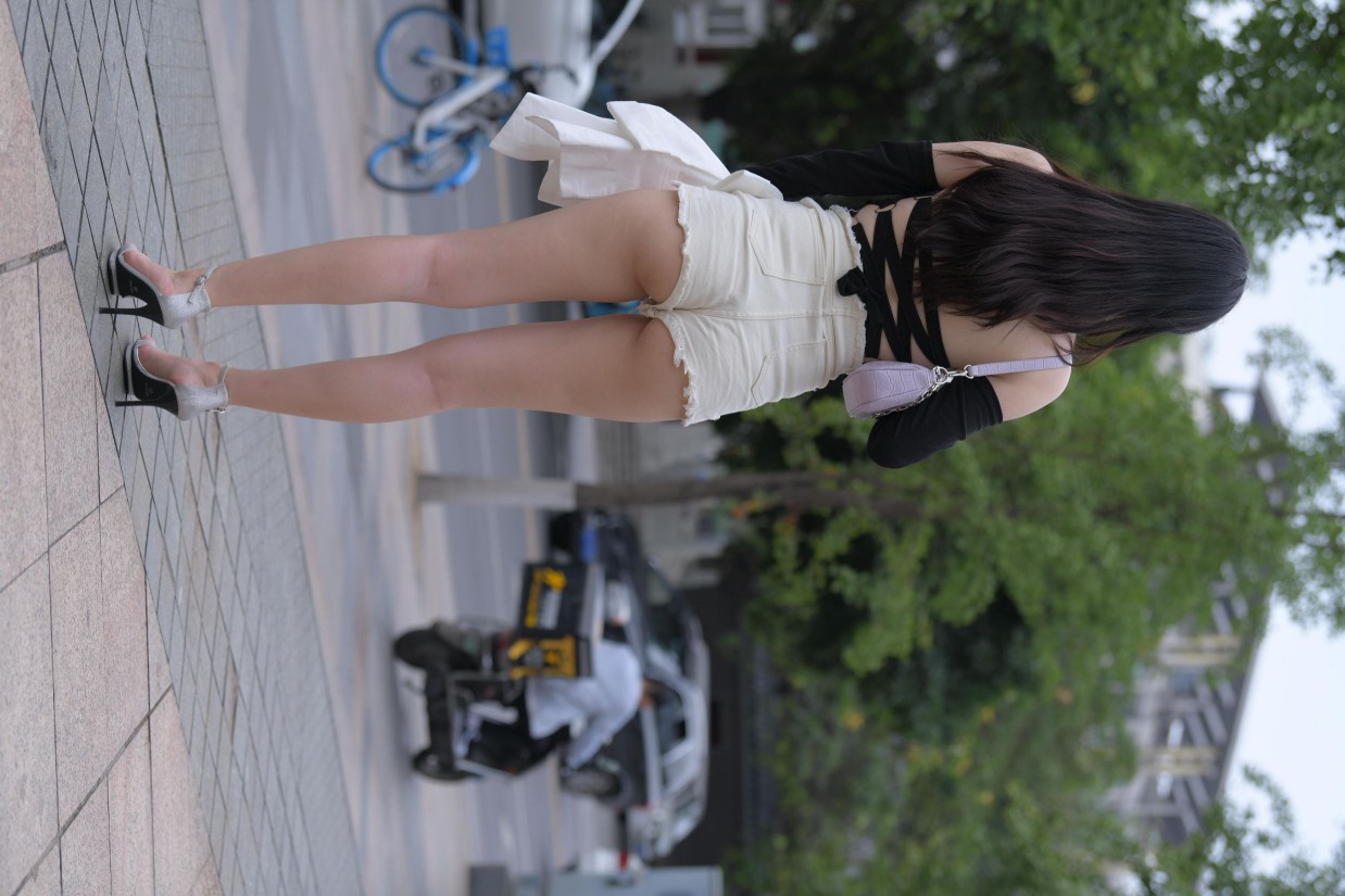 图片[5]-白色短裤的女生笑的很开心【177P】00035-q图库摄影套图图片大全