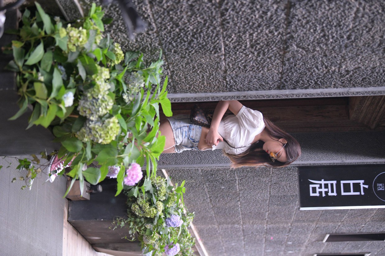 戴太阳镜的牛仔短裤紧身牛仔MM【167P】00021-q图库摄影套图图片大全