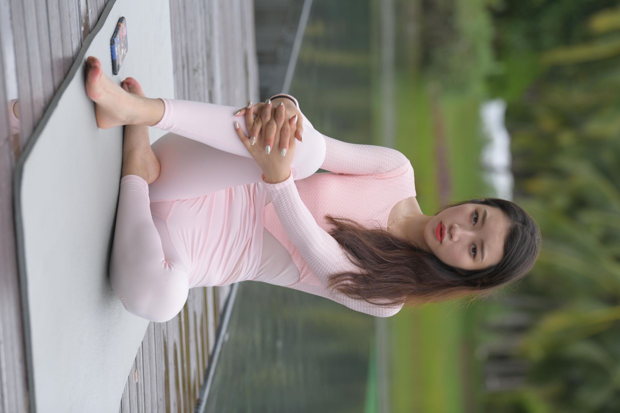 图片[7]-很漂亮眼睛也很大的白色瑜伽裤女孩【249P】00063-q图库摄影套图图片大全