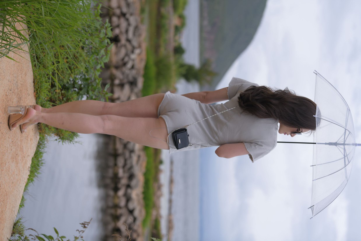 图片[6]-在海边开跑车的连衣短裤女孩【390P】00030-q图库摄影套图图片大全