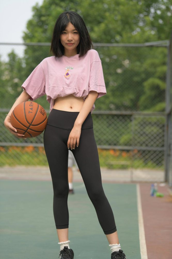 图片[4]-穿瑜伽裤打篮球的大三女孩J2198 463P1V-18.6GB-q图库摄影套图图片大全
