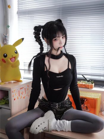 牛仔热裤+灰丝姑娘玩自拍-q图库摄影套图图片大全