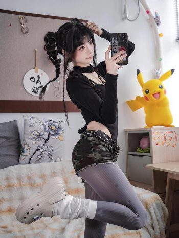 牛仔热裤+灰丝姑娘玩自拍-q图库摄影套图图片大全