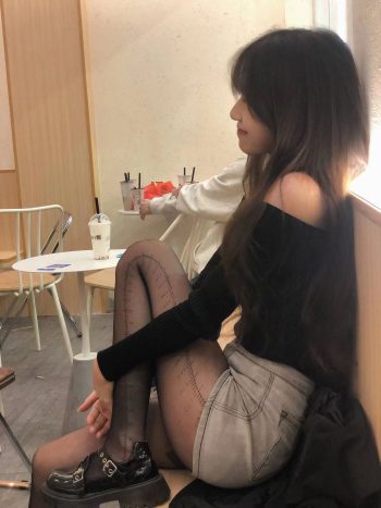 图片[6]-牛仔短裤+黑丝，太好看了吧-q图库摄影套图图片大全