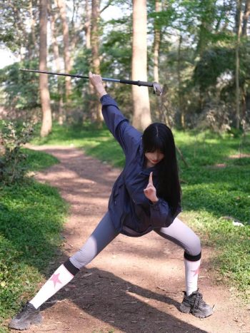 爱爬山的瑜伽裤MM，太甜美了！~-q图库摄影套图图片大全