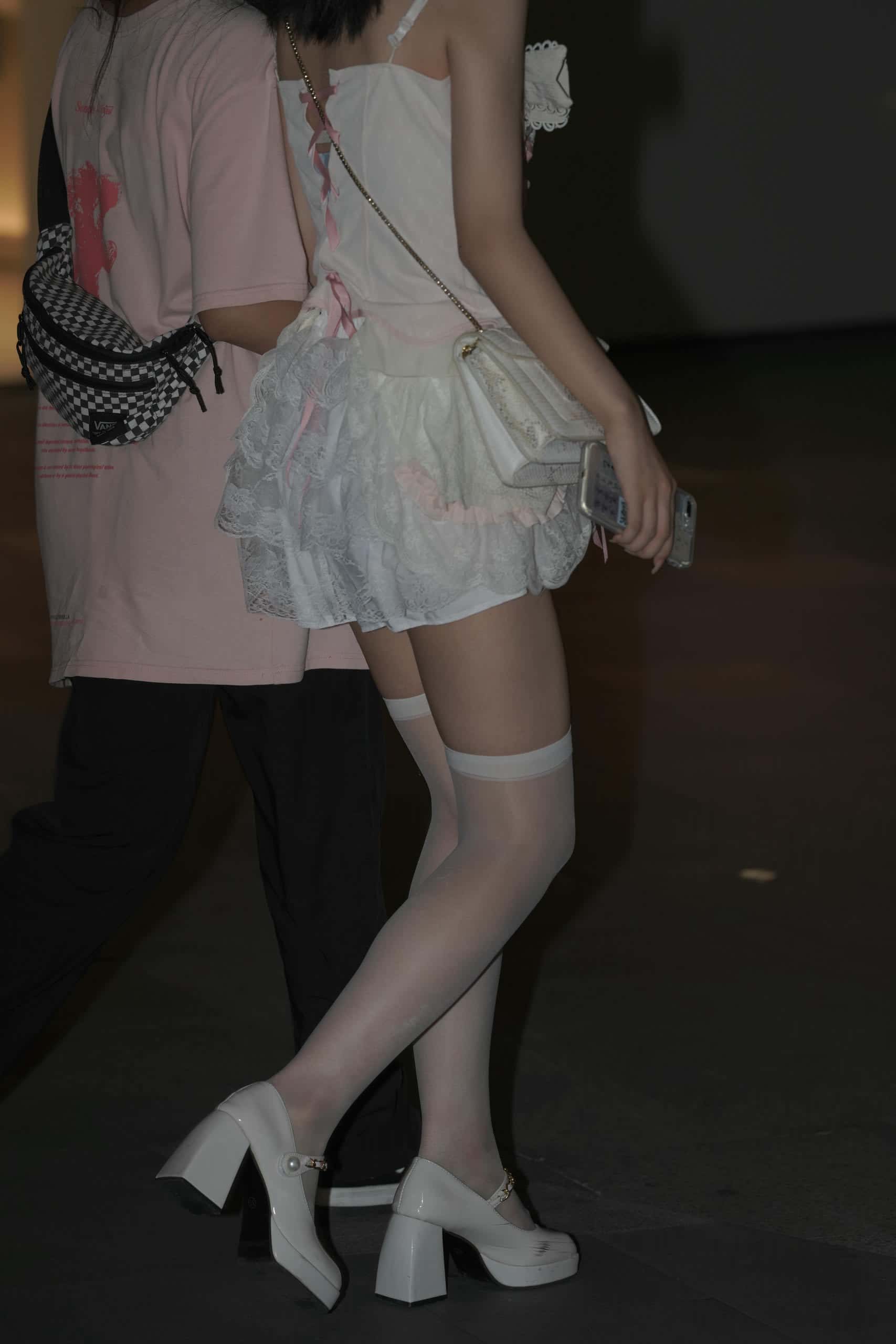 正在逛街的粉色连衣裙妹子【76P】YA6443-q图库摄影套图图片大全