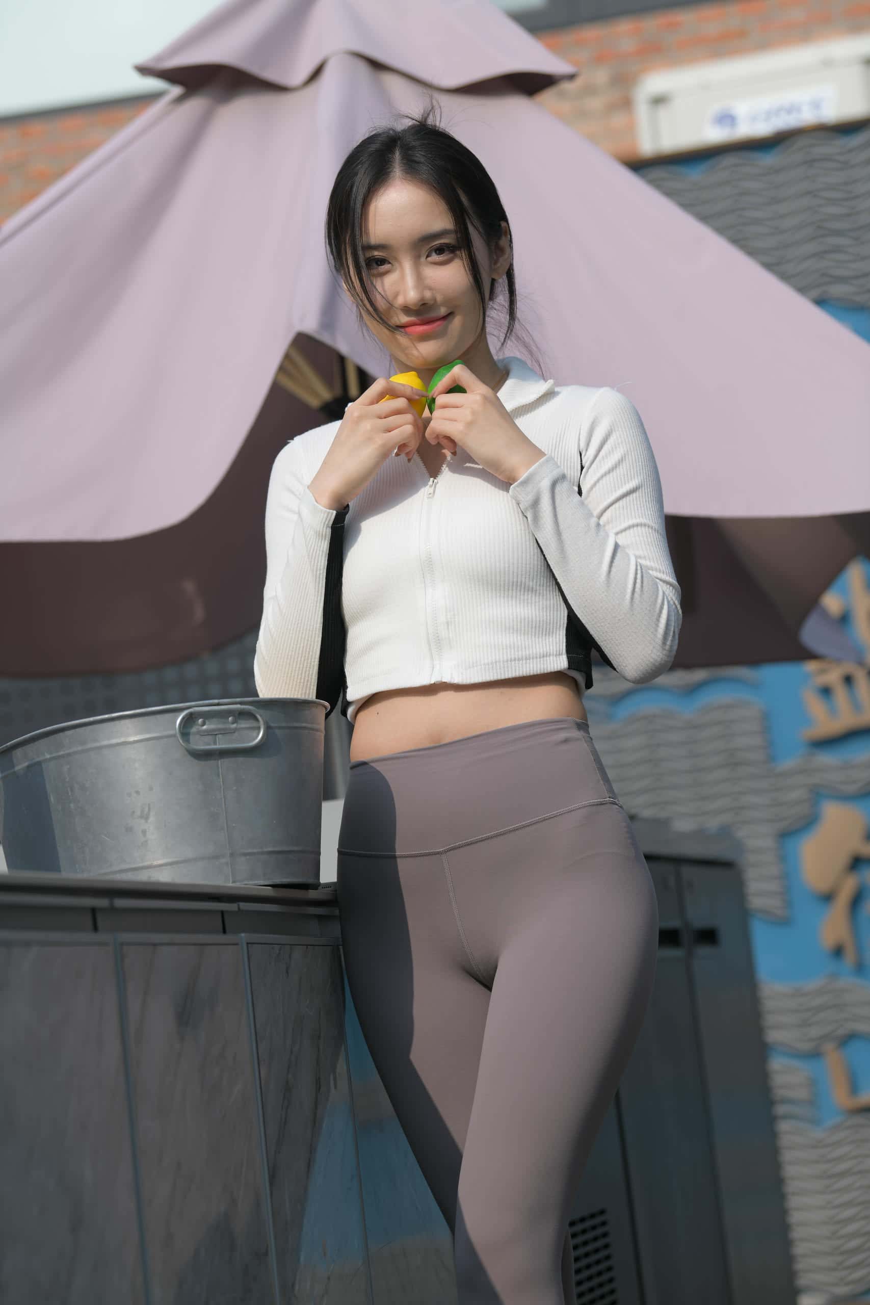 又飒又美的紫色瑜伽裤姑娘【701P】J8165-q图库摄影套图图片大全