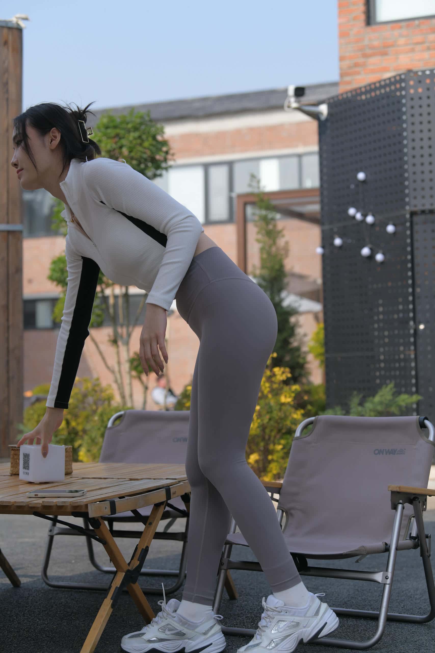 又飒又美的紫色瑜伽裤姑娘【701P】J8165-q图库摄影套图图片大全