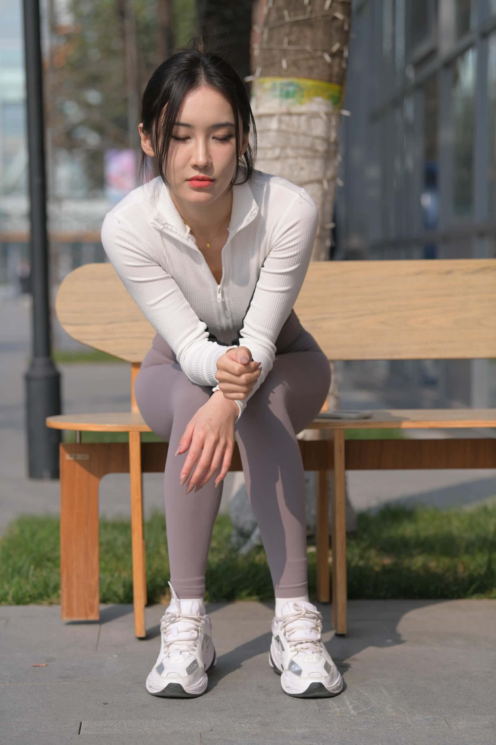 又飒又美的紫色瑜伽裤姑娘【701P】J8165-q图库摄影套图图片大全