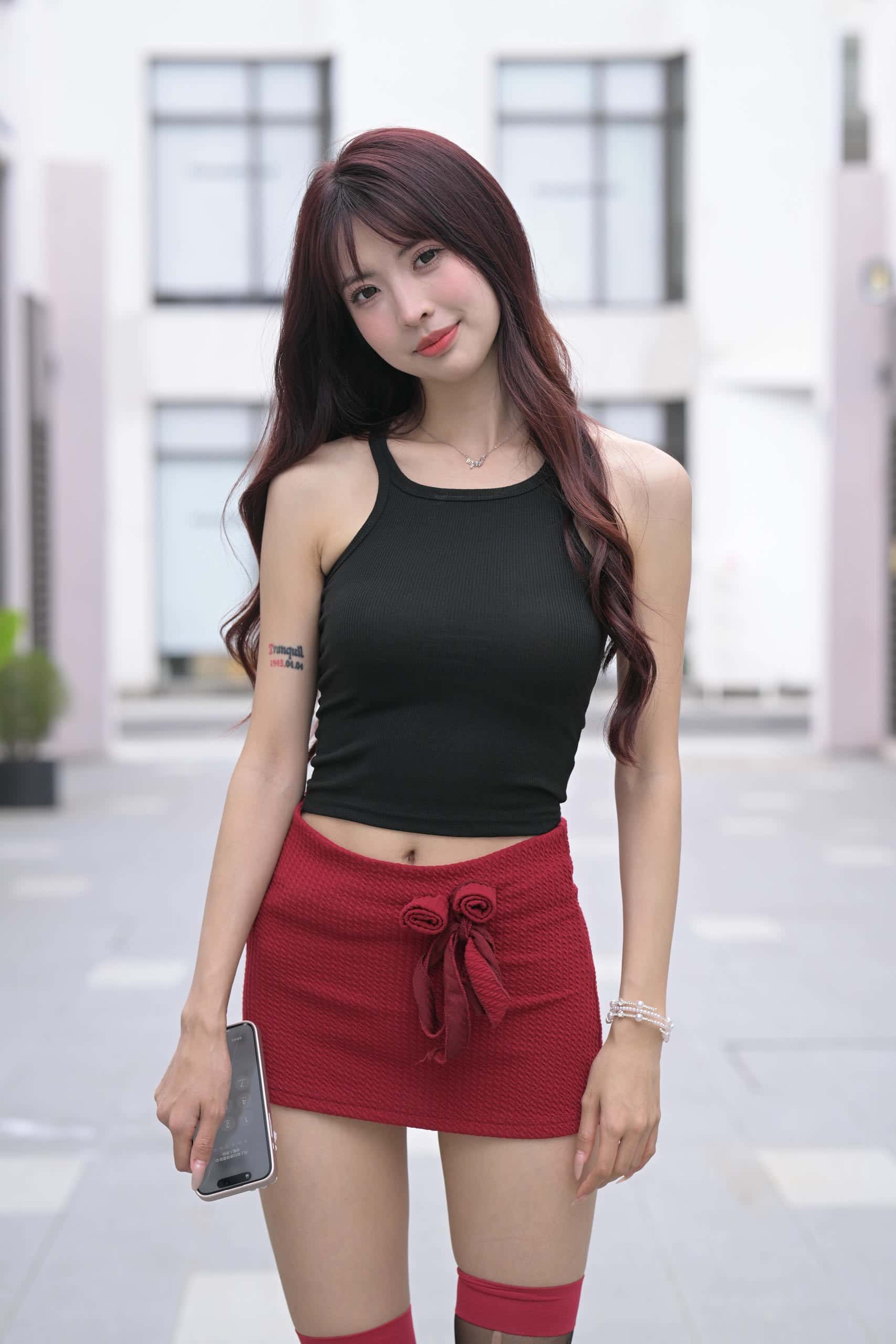 图片[5]-穿红色短裙黑丝的软甜少女【870P】J8145-q图库摄影套图图片大全